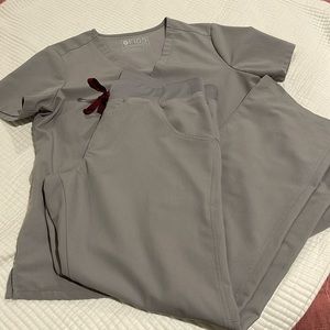 🐘Slate grey Figs Scrubs Medium🐘